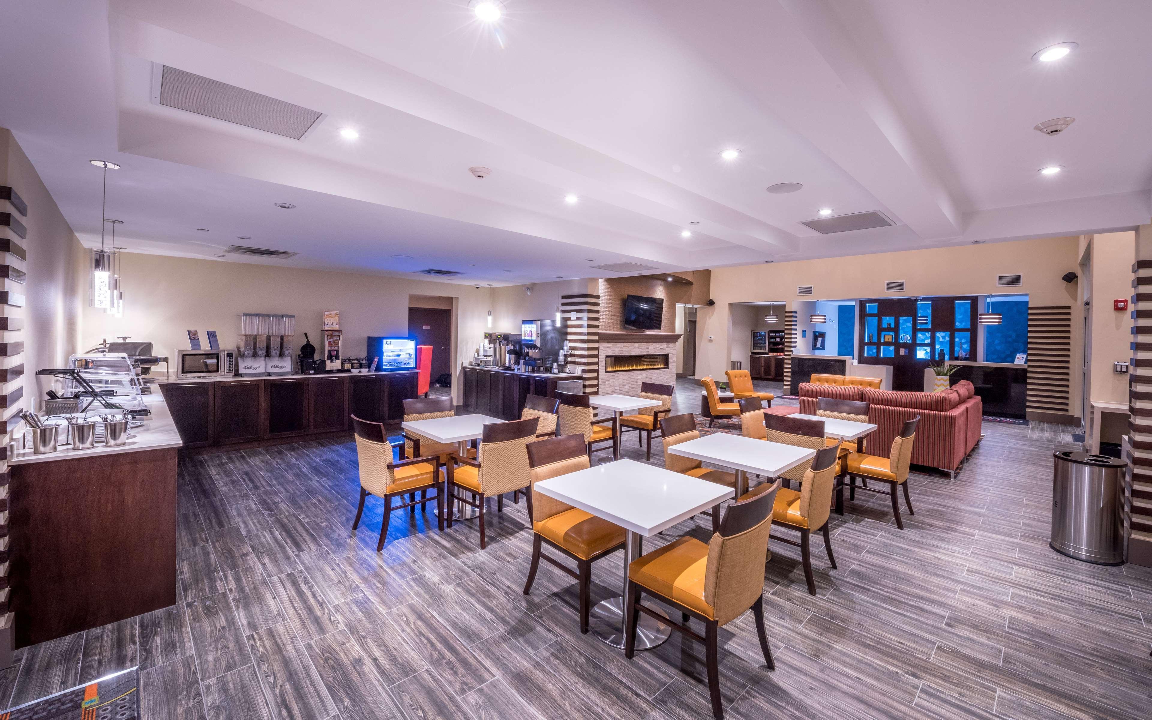 Best Western Plus Chateau Fort St. John Exterior foto