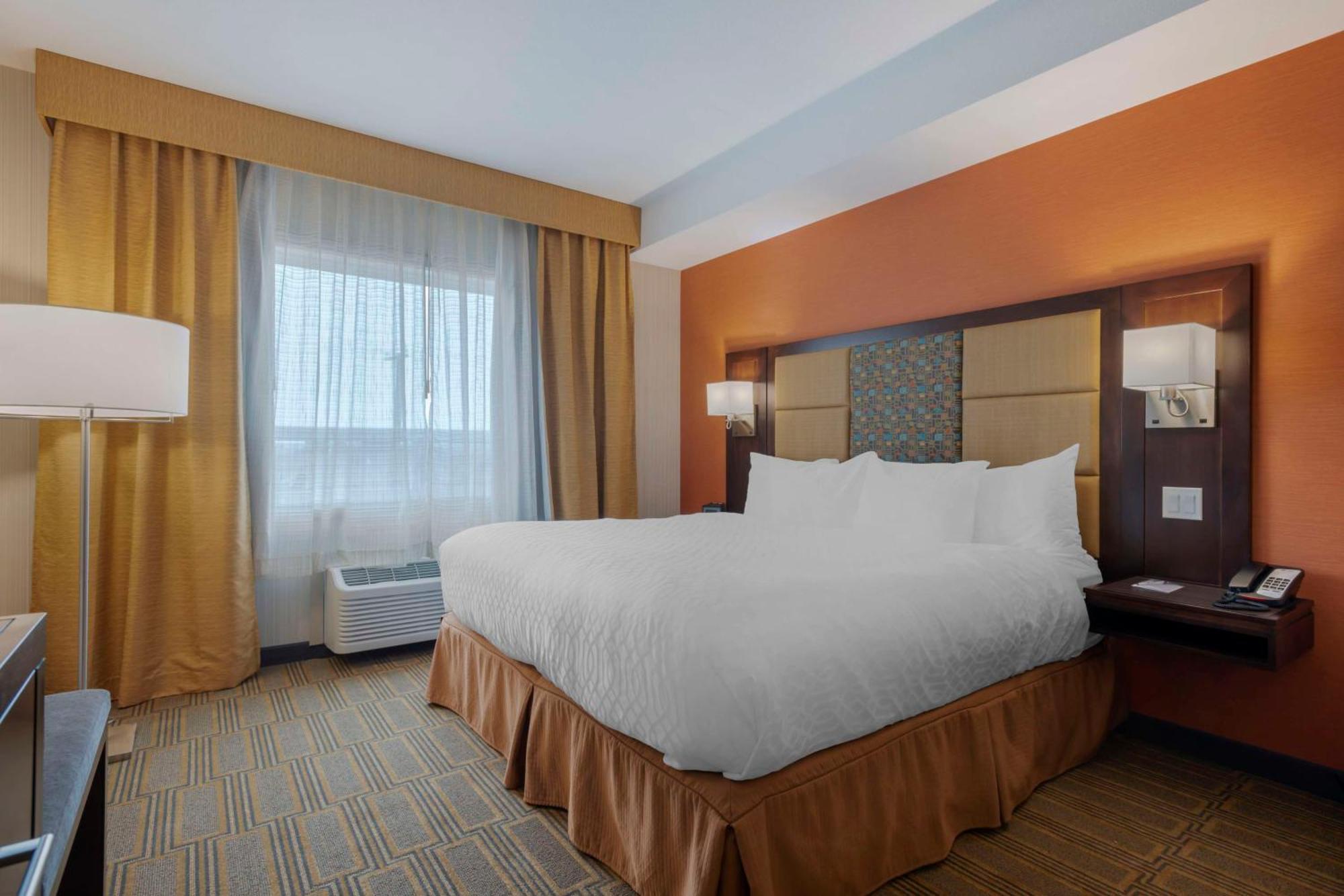 Best Western Plus Chateau Fort St. John Exterior foto