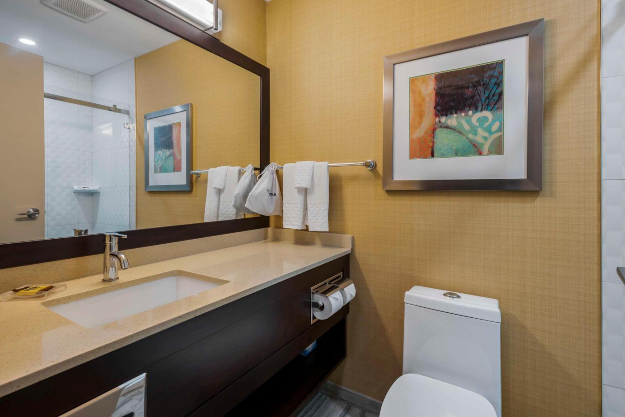 Best Western Plus Chateau Fort St. John Exterior foto
