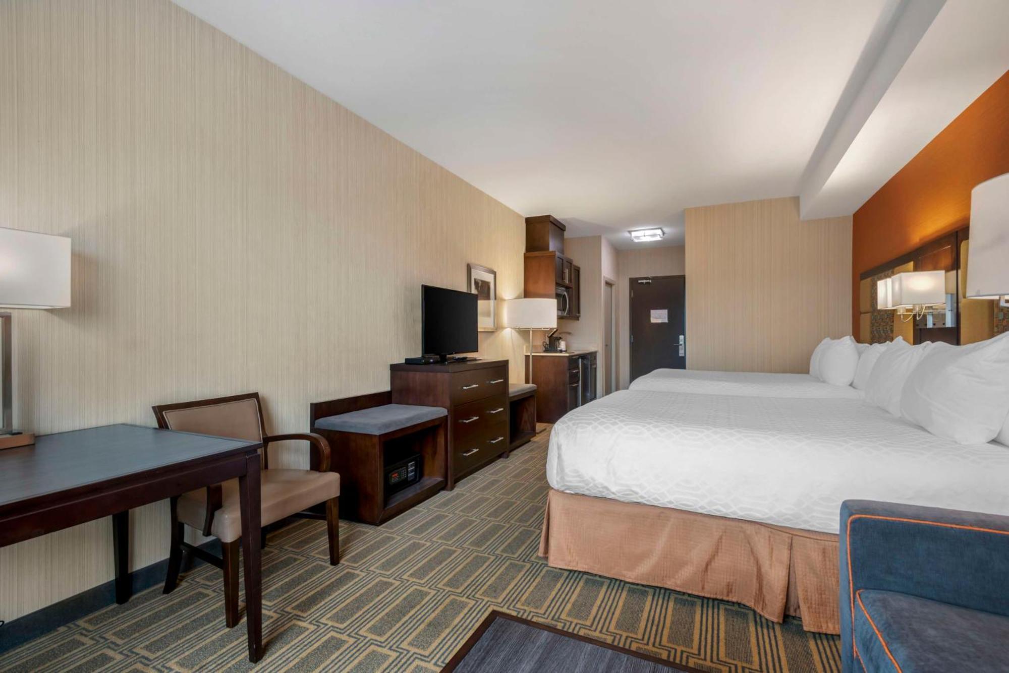 Best Western Plus Chateau Fort St. John Exterior foto