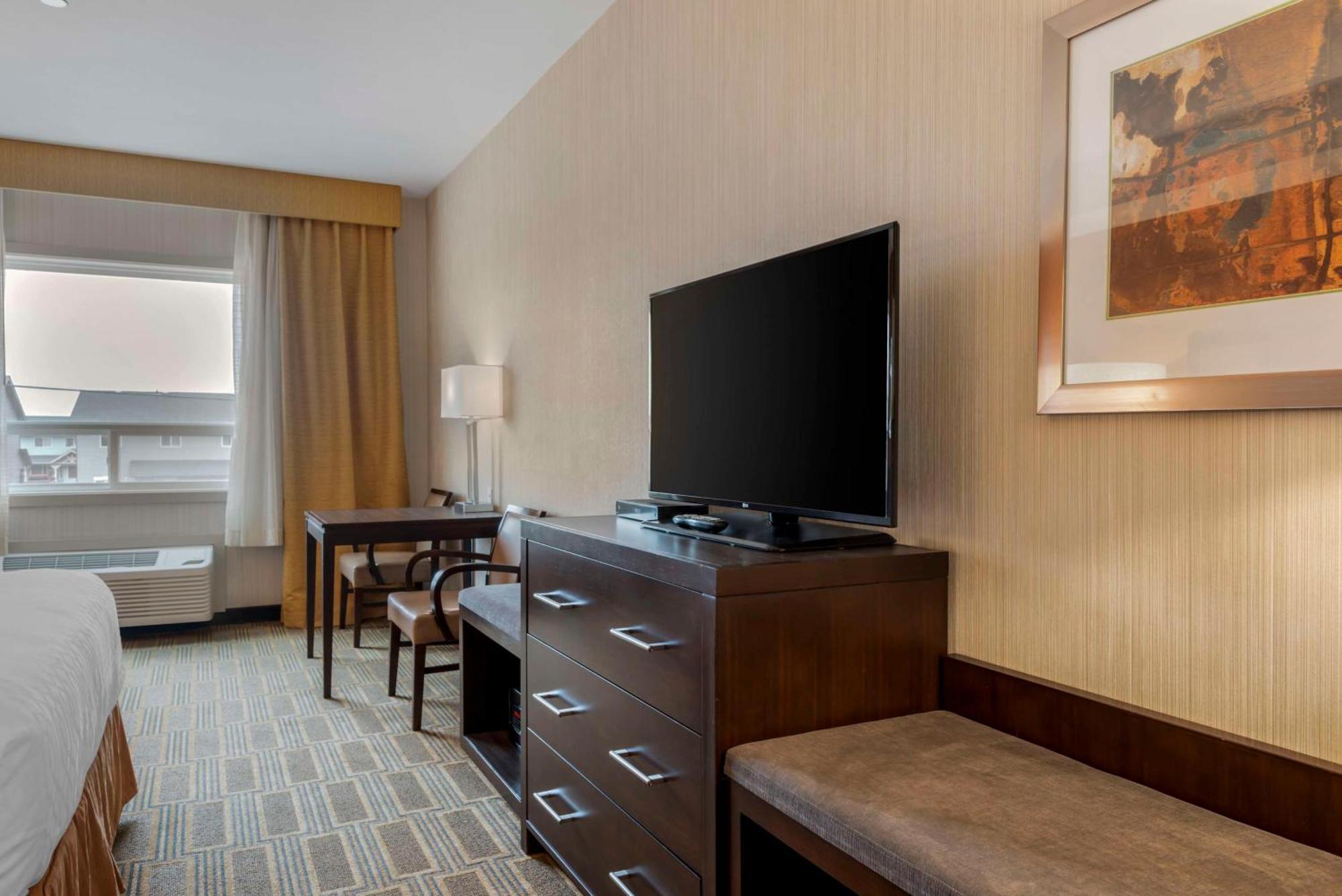 Best Western Plus Chateau Fort St. John Exterior foto