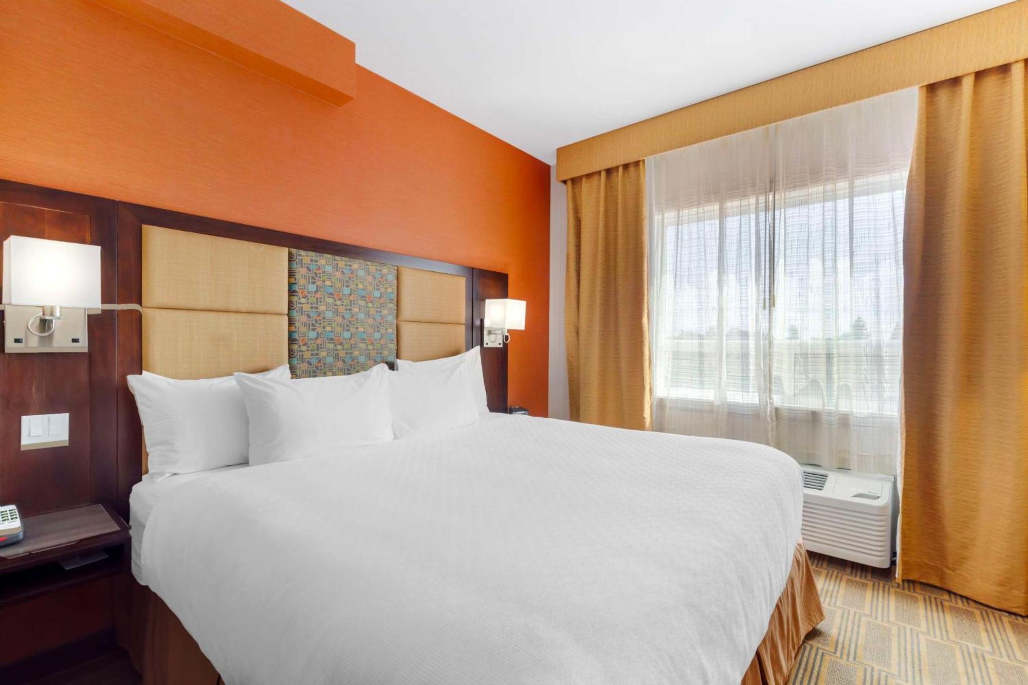 Best Western Plus Chateau Fort St. John Exterior foto