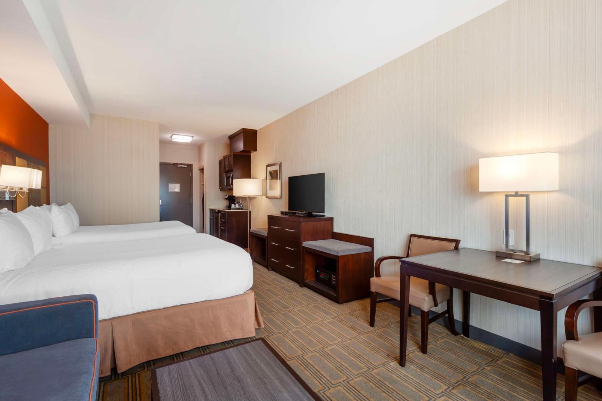 Best Western Plus Chateau Fort St. John Exterior foto